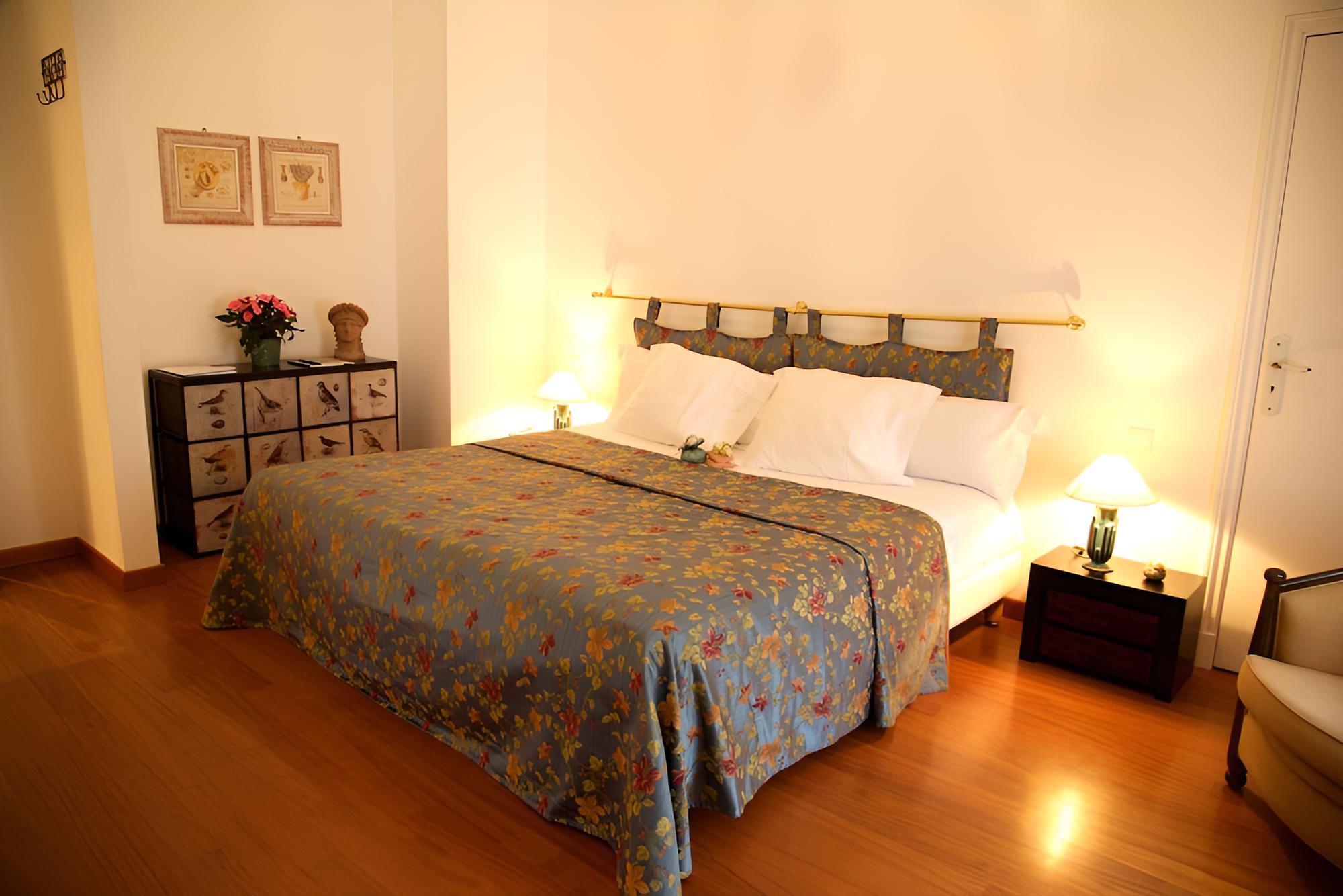 Standard Double or Twin Room photo 2