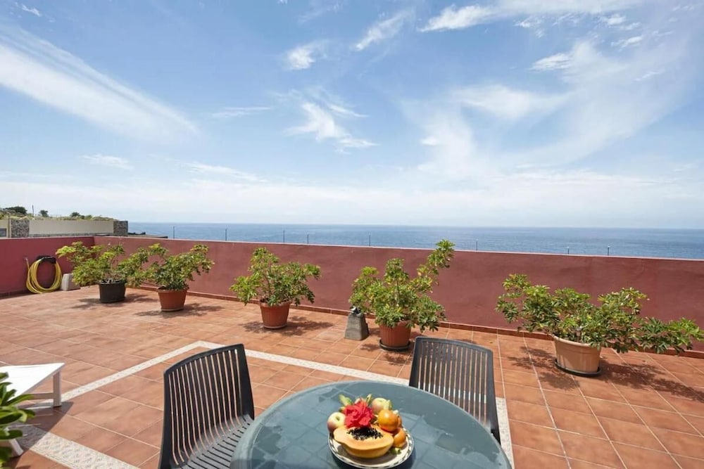 Apartment, 2 Bedrooms, Smoking, Balcony