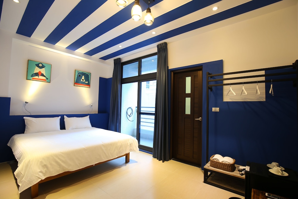 Standard Double Room (Blue) photo 1