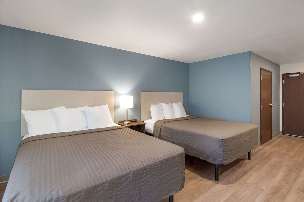 Suite, 2 Queen Beds, Non Smoking
