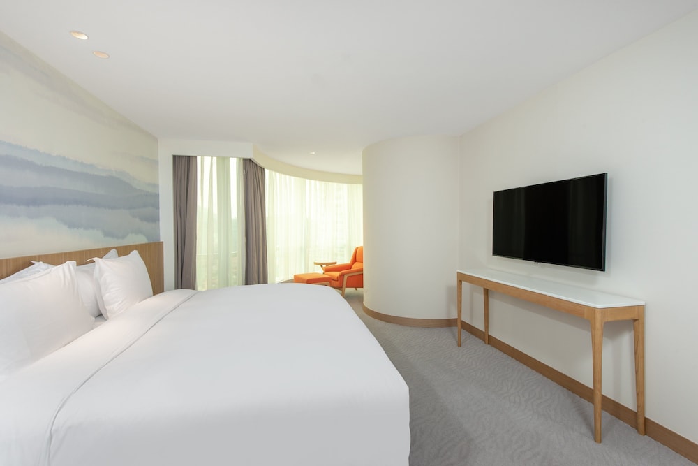 Suite, 1 Bedroom, Smoking (Living Area Minibar)