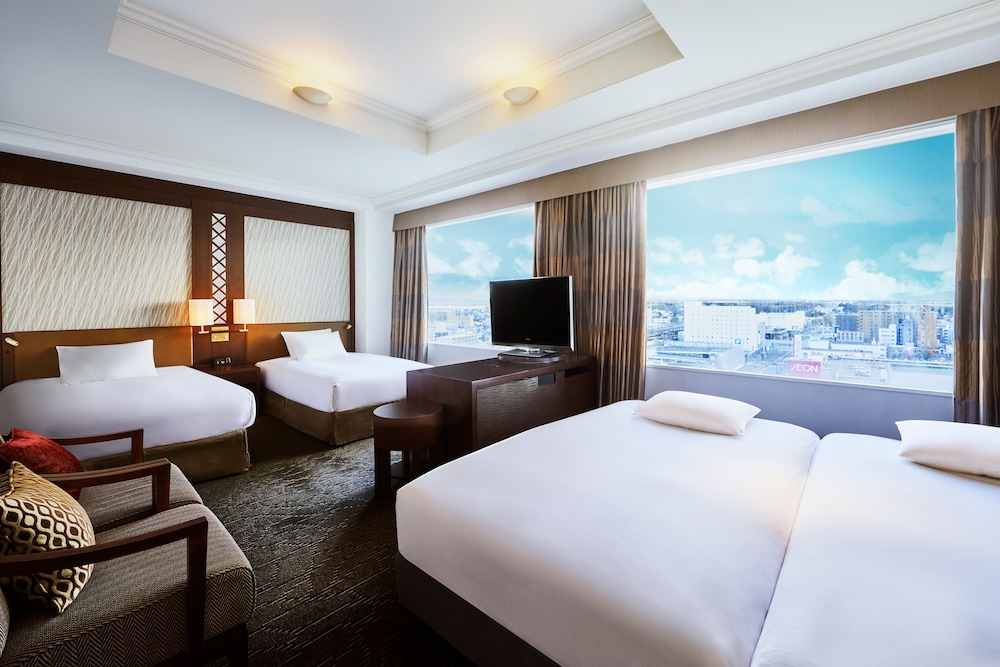 Standard Room, Multiple Beds (High Floor) - Photo 1