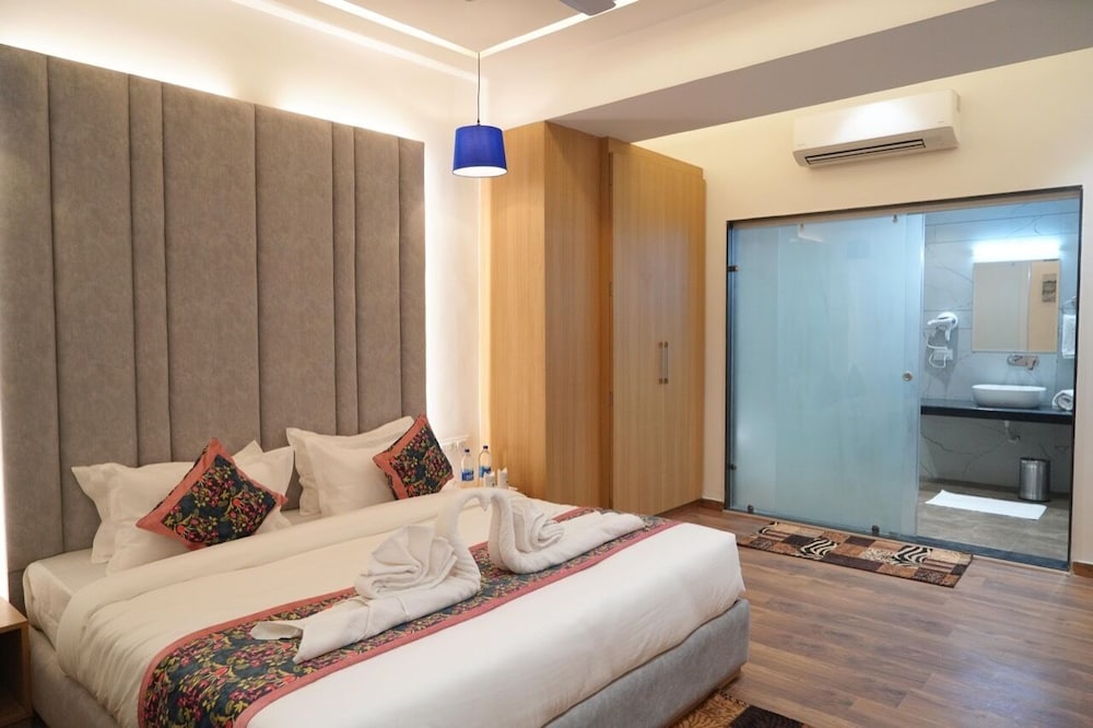 Luxury Room, Non Smoking - Photo 2