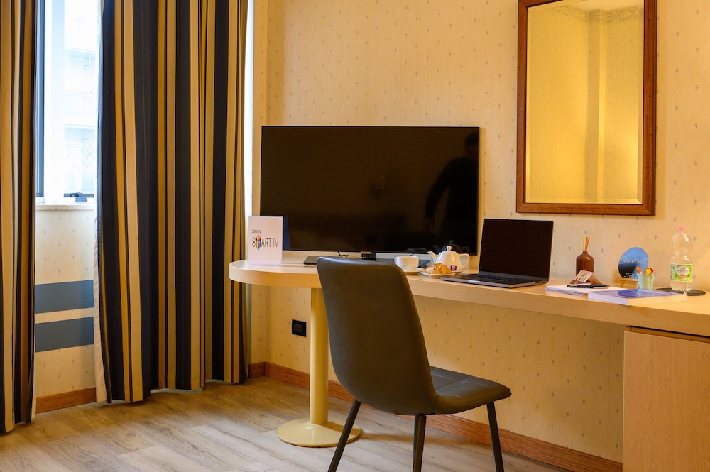 Classic Double Room Single Use photo 3
