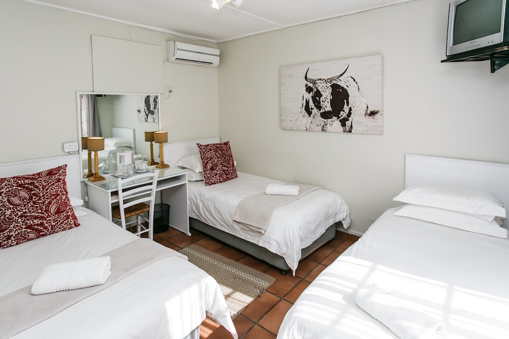 Standard Room, 1 Bedroom (Standard Room - 3 Singles) photo 1