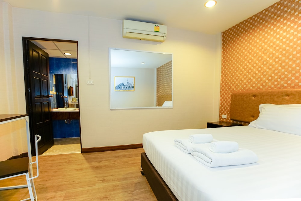Connecting Room - Photo 3