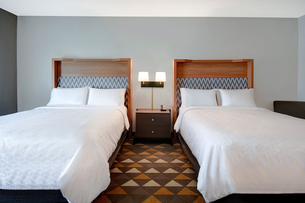 Premium Room, 2 Queen Beds, Accessible (Mobility, Accessible Tub) - Photo 7