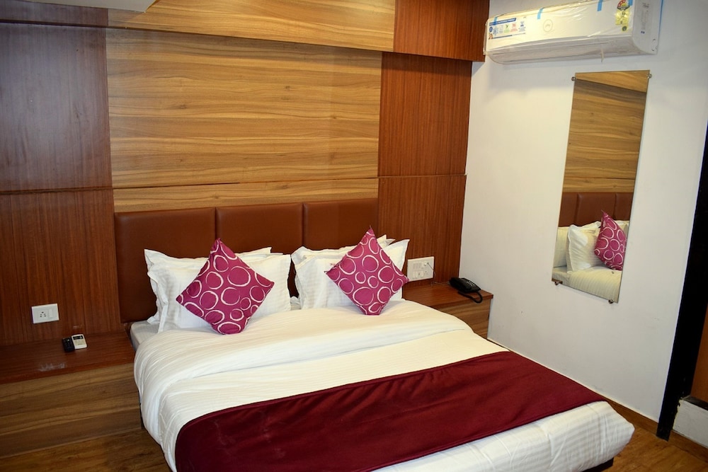 Deluxe Room - Photo 7