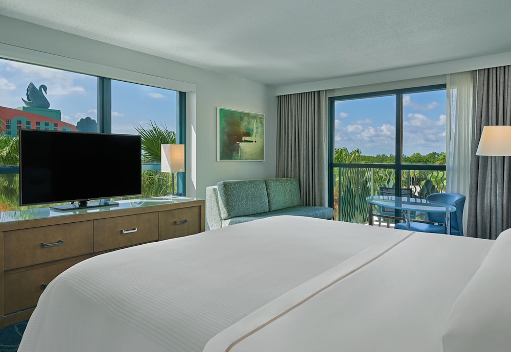 Deluxe Room, 1 King Bed with Sofa bed, Resort View (Balcony) - Photo 4