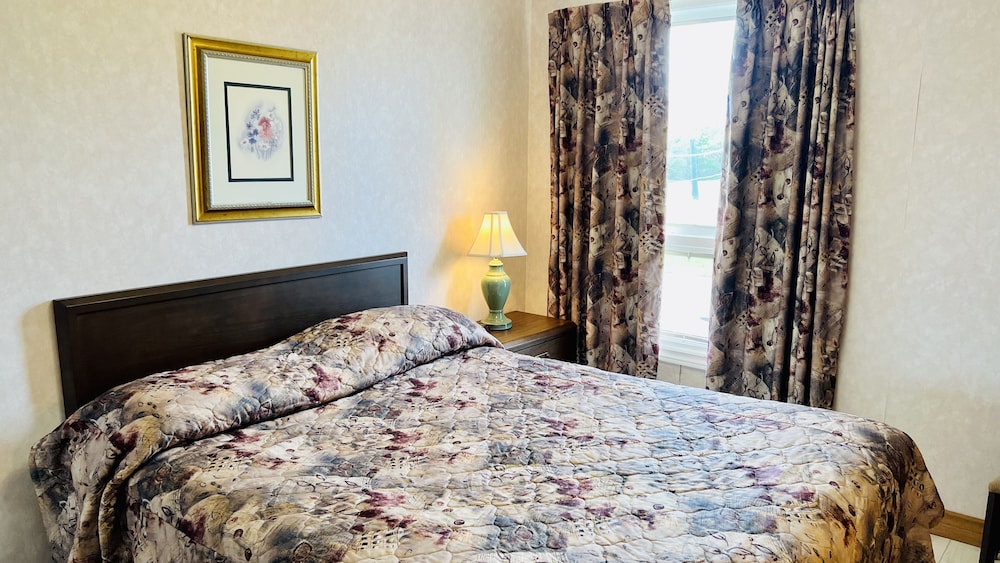 Luxury Apartment, Multiple Beds, Kitchen, Garden View photo 2