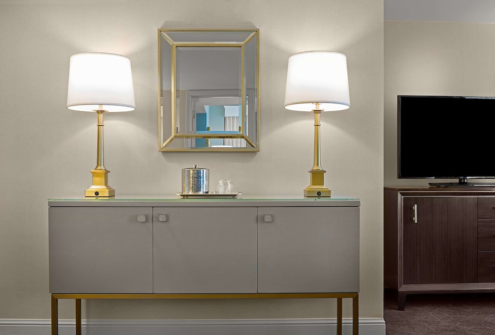 Suite, 1 Queen Bed (Chase One Bedrom) - Photo 3