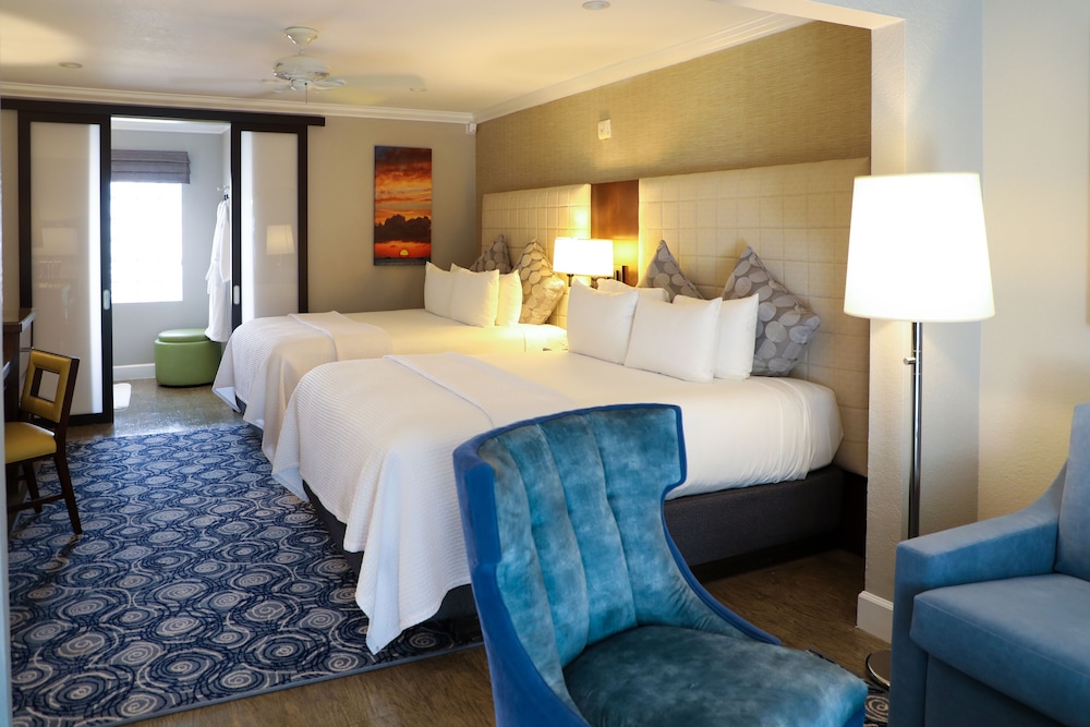 Suite, Multiple Beds - Photo 4