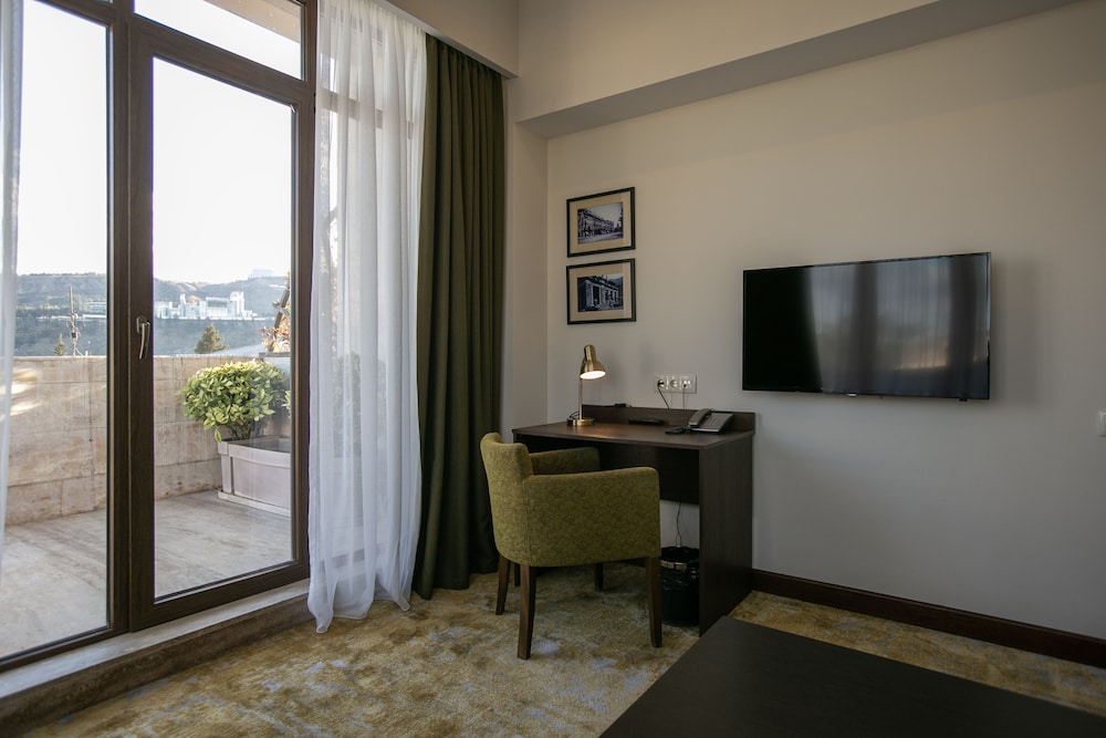 Executive Suite, Terrace