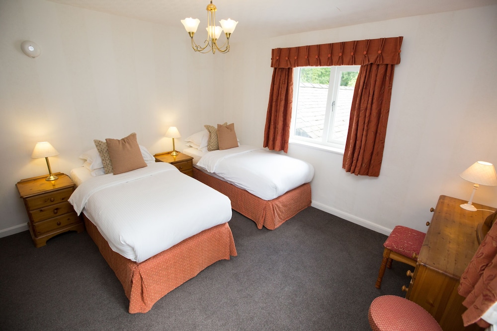 Standard Double Or Twin Room, Ensuite photo 3