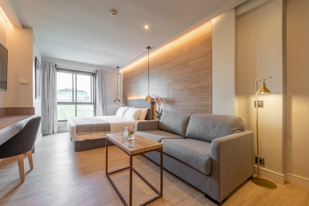 Premium Studio (2 adults + 1 child)