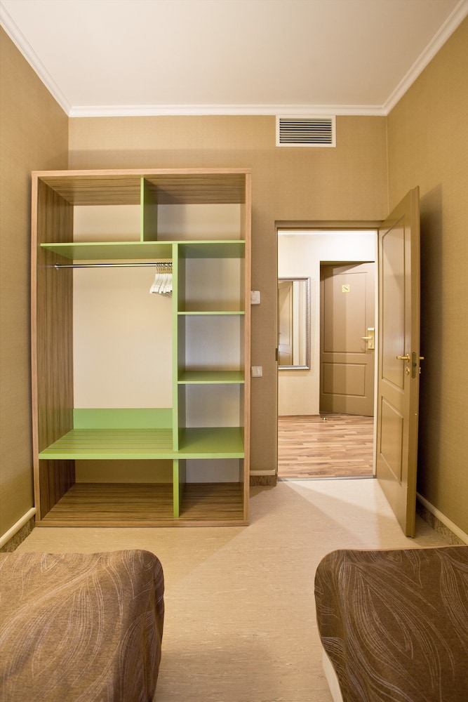 Quadruple Room, Multiple Beds photo 3