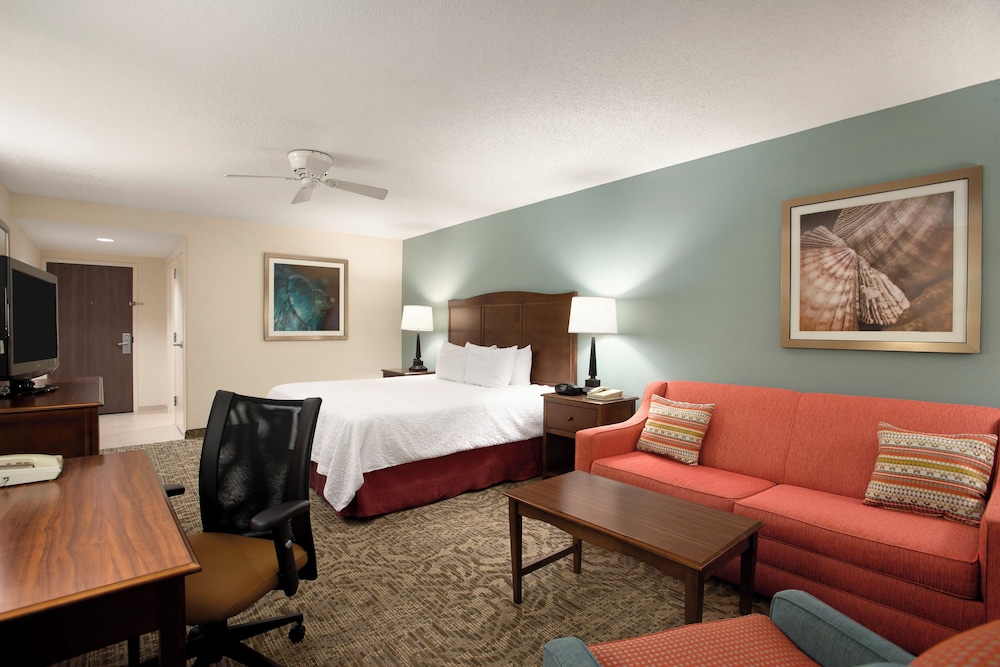 Standard Room, 1 King Bed, Non Smoking - Photo 2