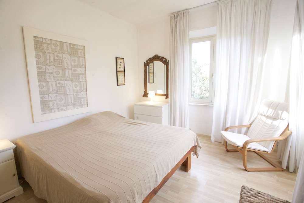 Villa photo 1