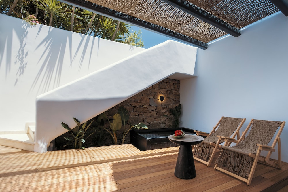 Superior Room, Outdoor Jetted Tub - Photo 10