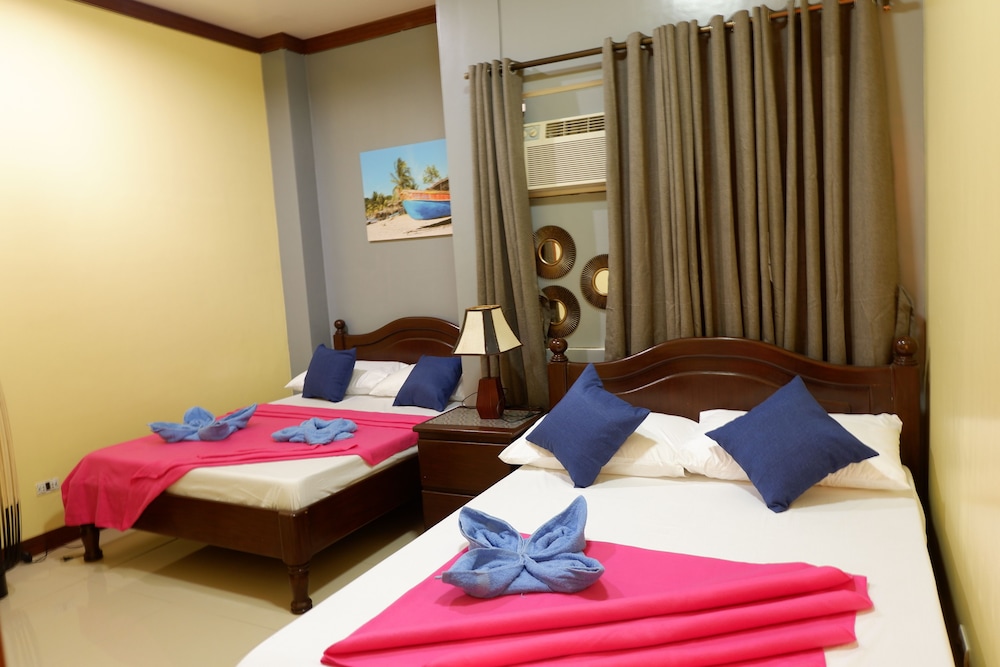 City Quadruple Room - Photo 4