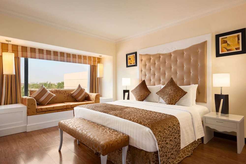 Executive Room, 1 Double Bed, Smoking photo 2