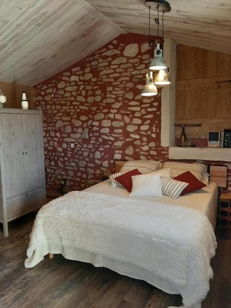 Bacchus' lair with Sauna photo 1