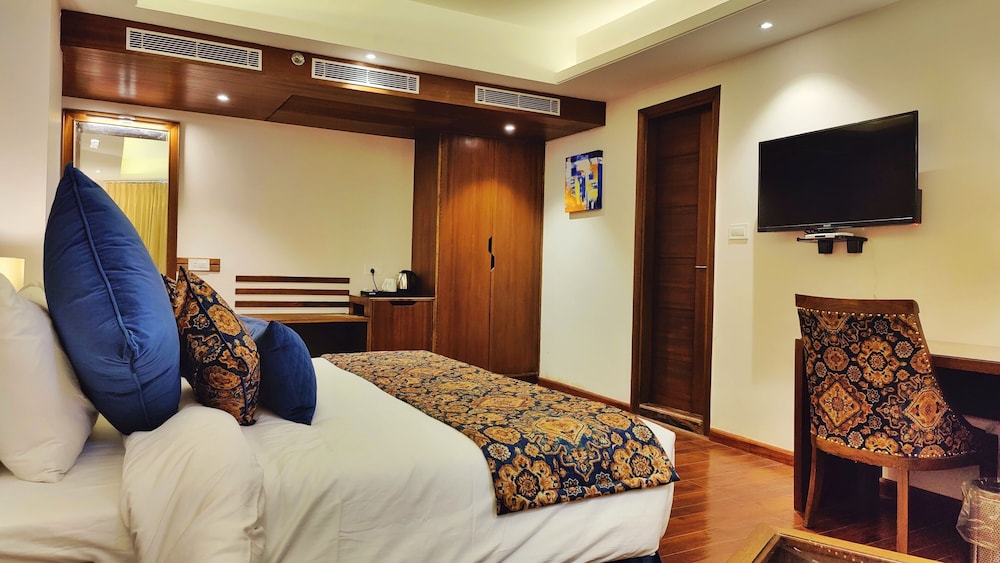 Executive Studio Suite - Photo 5