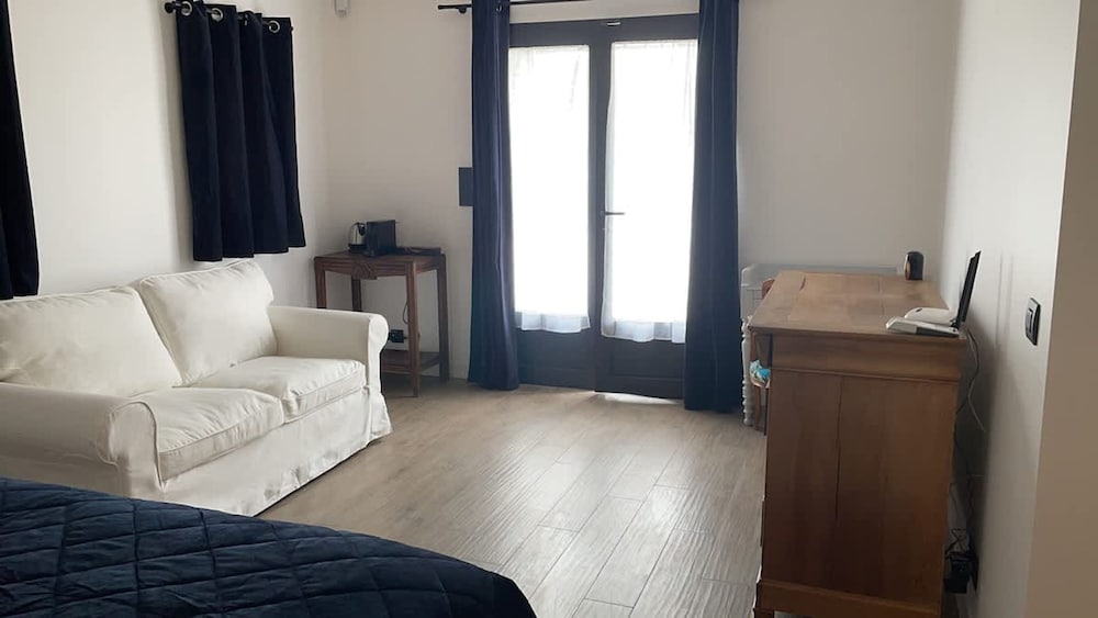 Villa photo 2