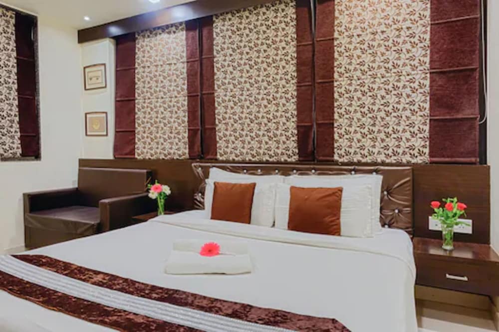 Deluxe Room - Photo 10
