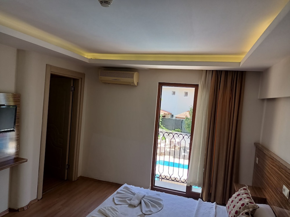 Standard Double Room - Photo 2
