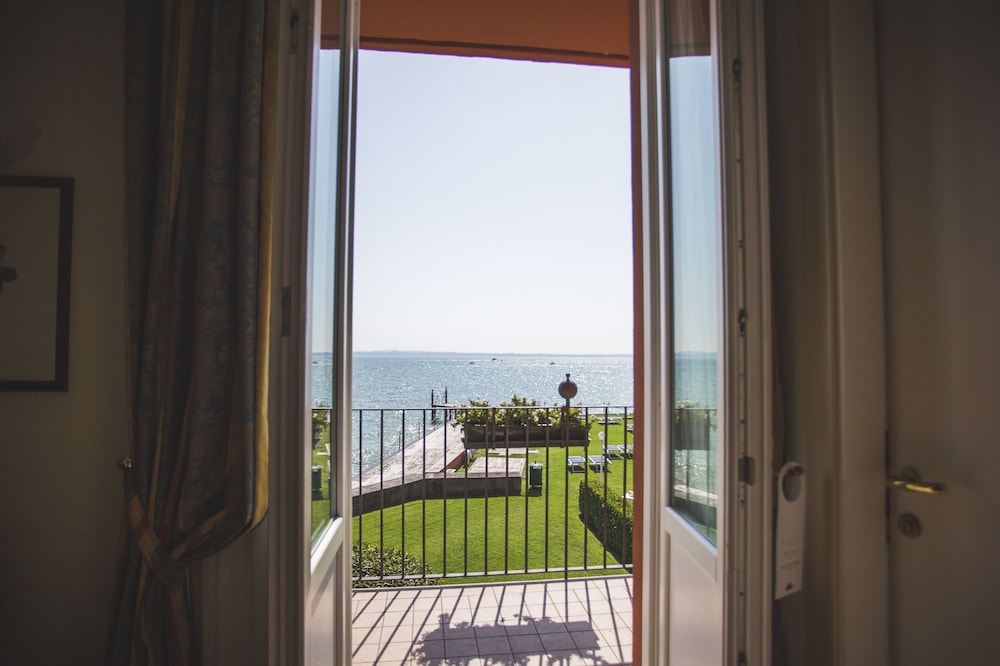 Double Room, Balcony, Lake View - Photo 6