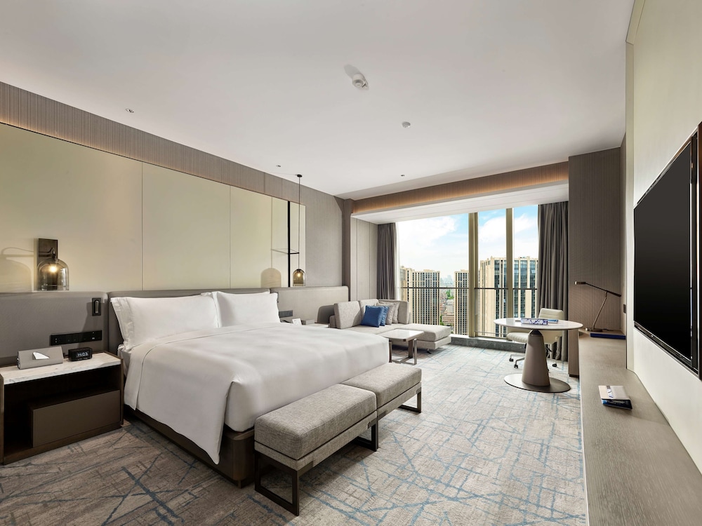 Executive Room, 1 King Bed photo 3