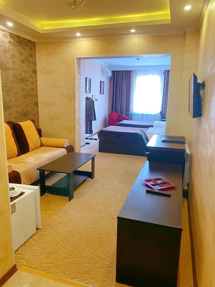 Superior Twin Room, City View