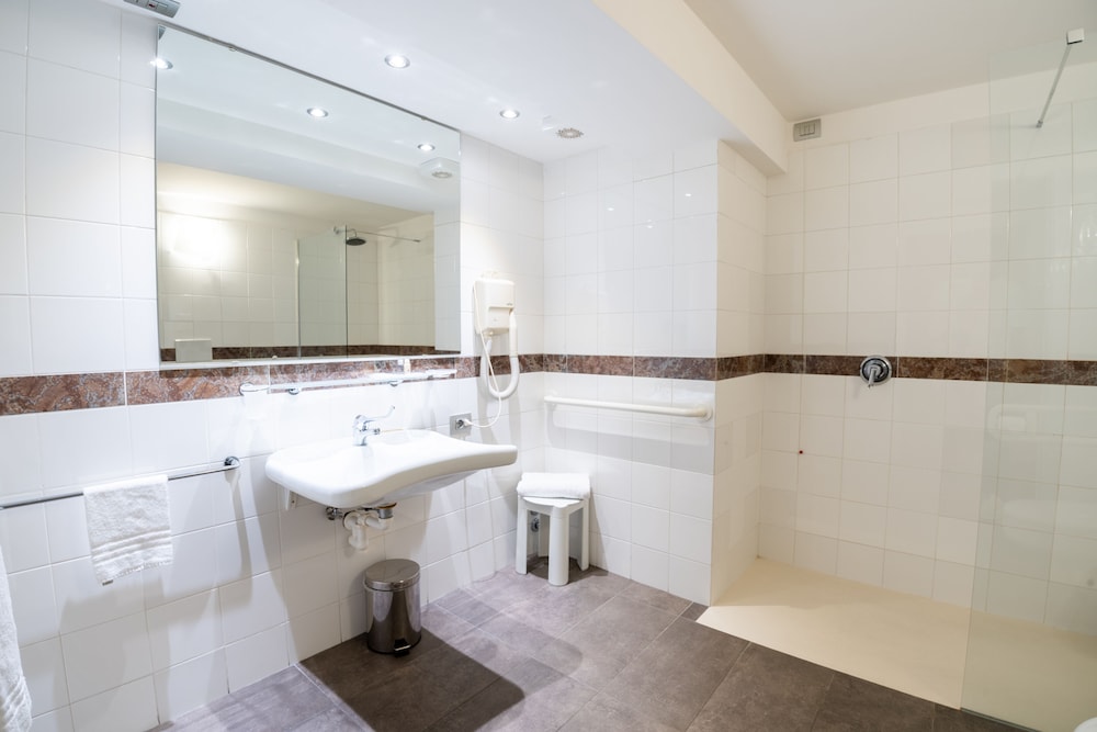 Superior Quadruple Room, 1 Bedroom - Photo 6