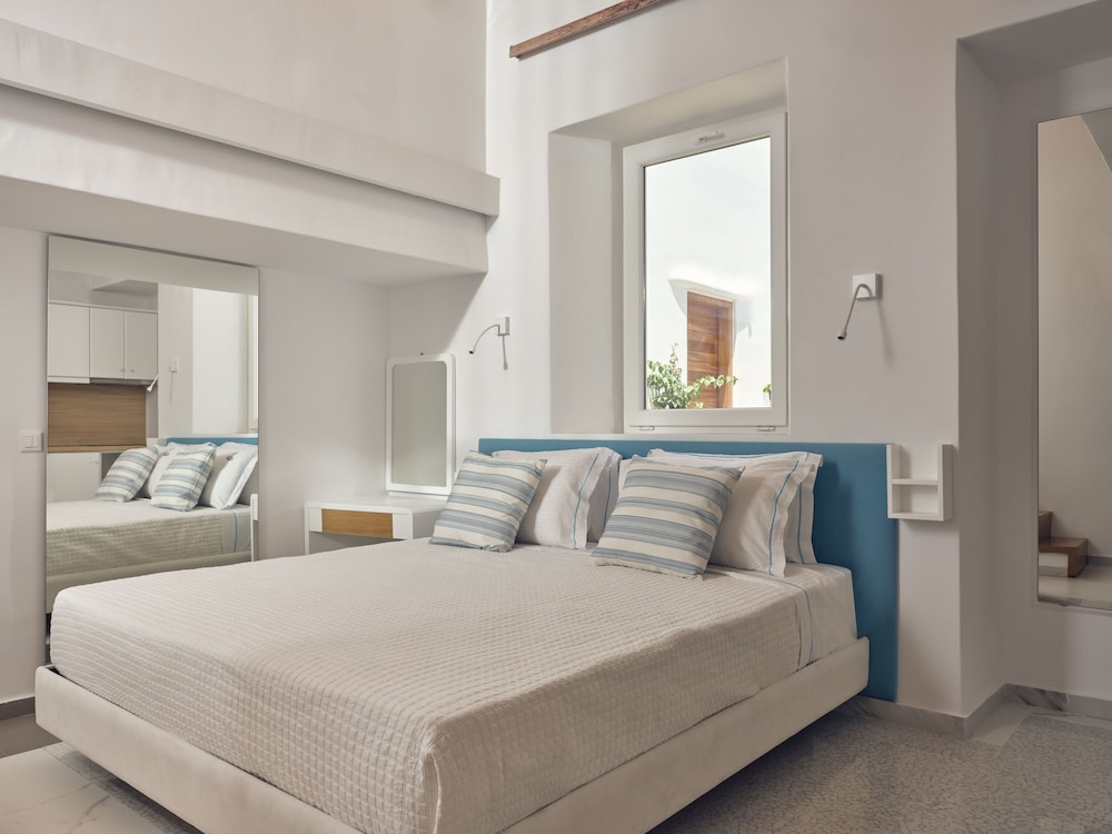 Suite, 1 Bedroom, Balcony, Sea View (Intimate) - Photo 4