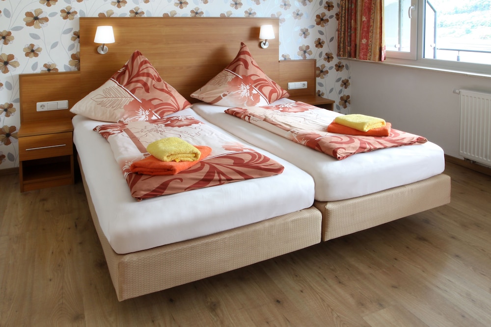 Deluxe Double or Twin Room, Balcony, River View photo 1