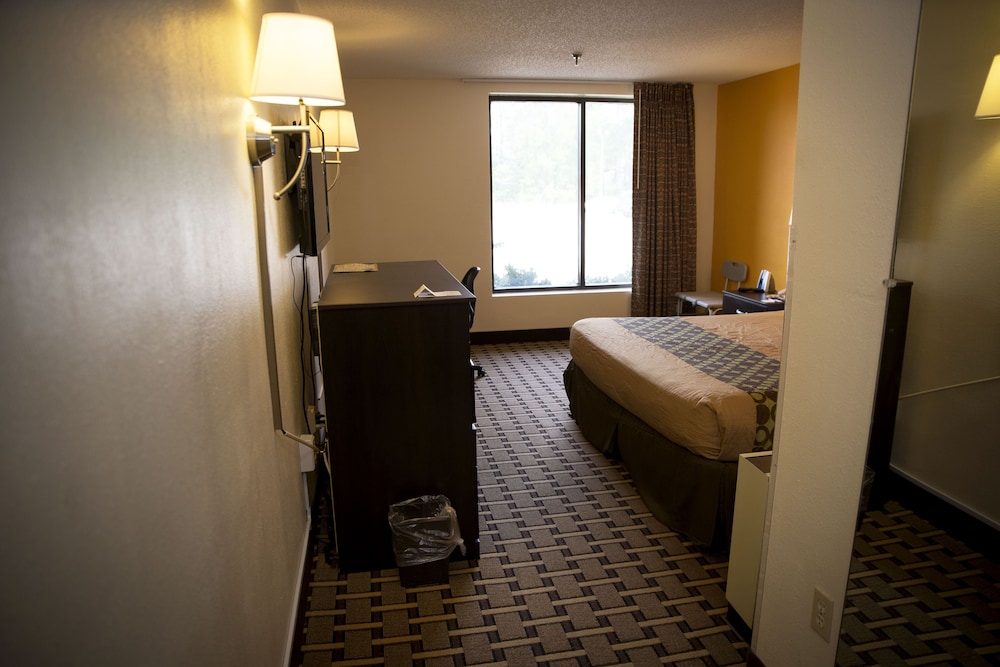 Standard Room, 1 King Bed photo 2