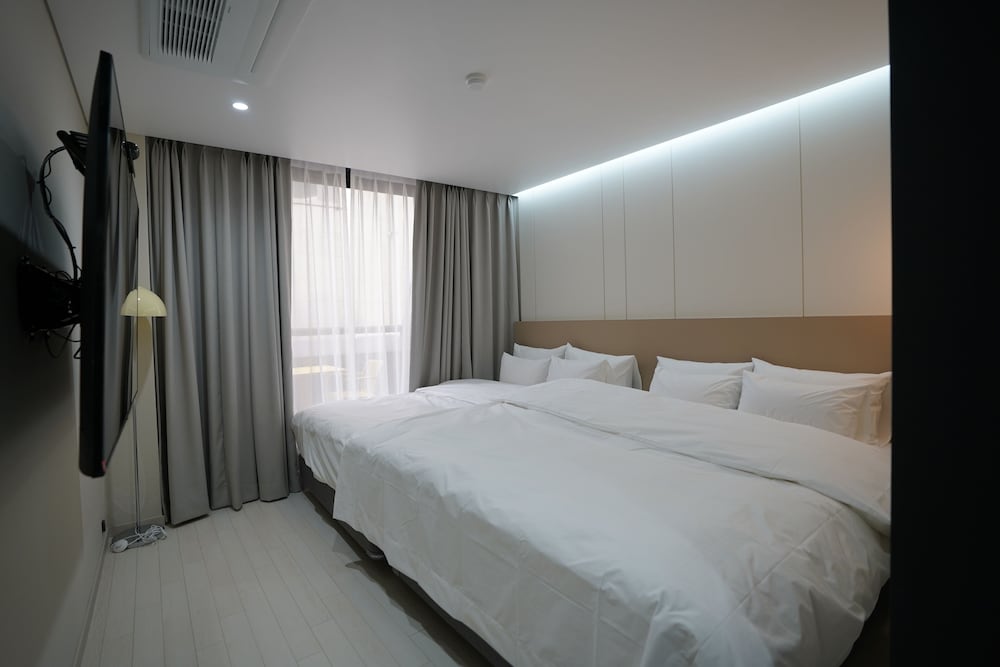 Corner Suite