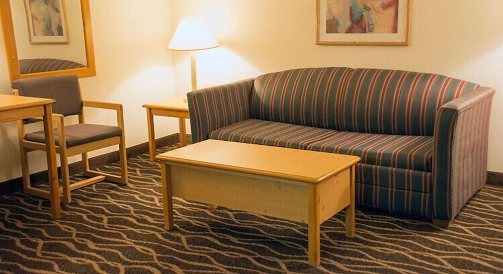 Suite, Two Room King with Kitchenet, Non Smoking photo 1