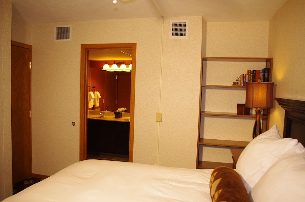 Deluxe Suite (Heather Highlands Inn Pleasantview)