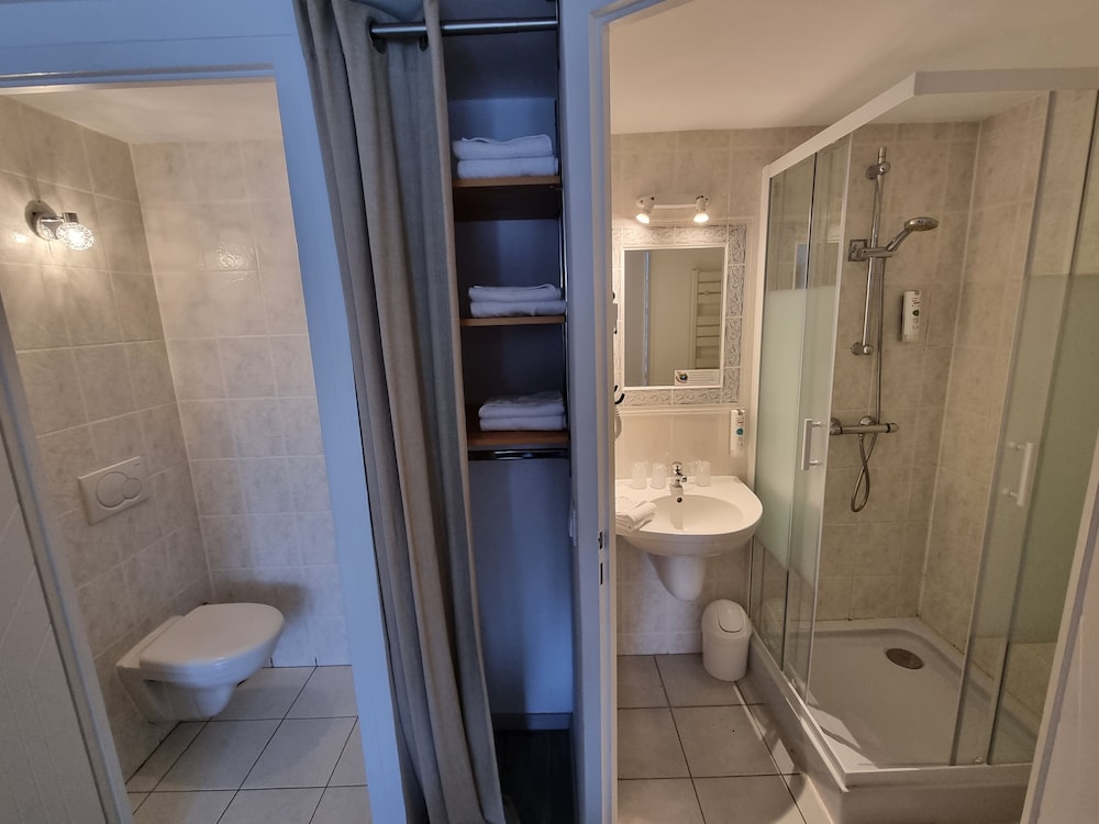 Triple Room - Photo 6