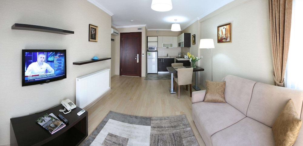 Family Apartment, 1 Bedroom, Kitchenette, City View photo 2