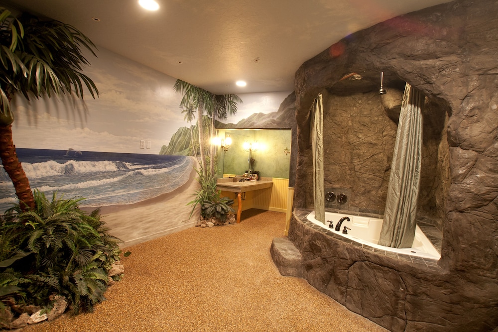 Suite, 1 King Bed (Hawaii Theme) photo 3