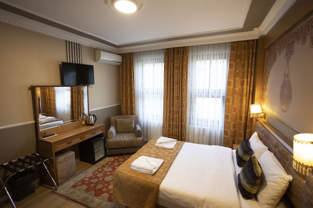 Standard Double or Twin Room photo 1