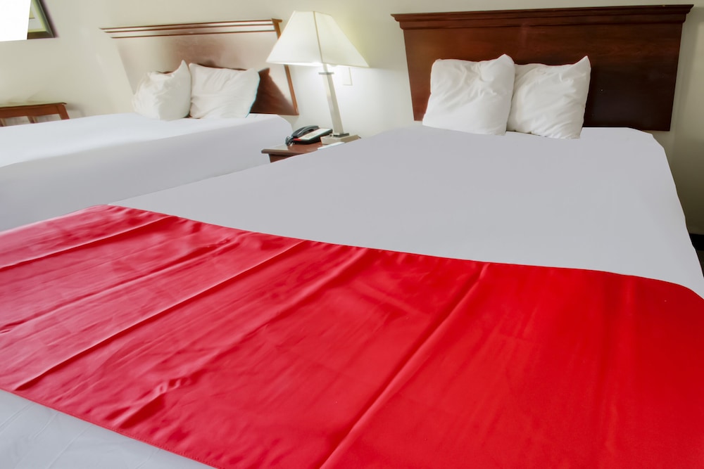 Room, 2 Queen Beds, Smoking photo 3
