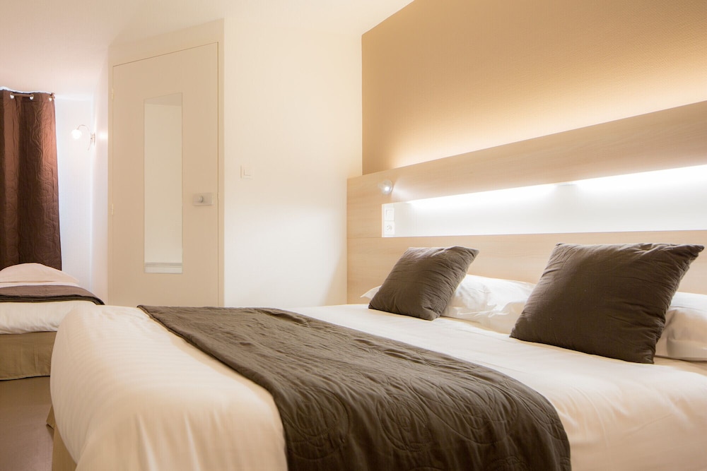 Double Room with Extra Bed photo 1