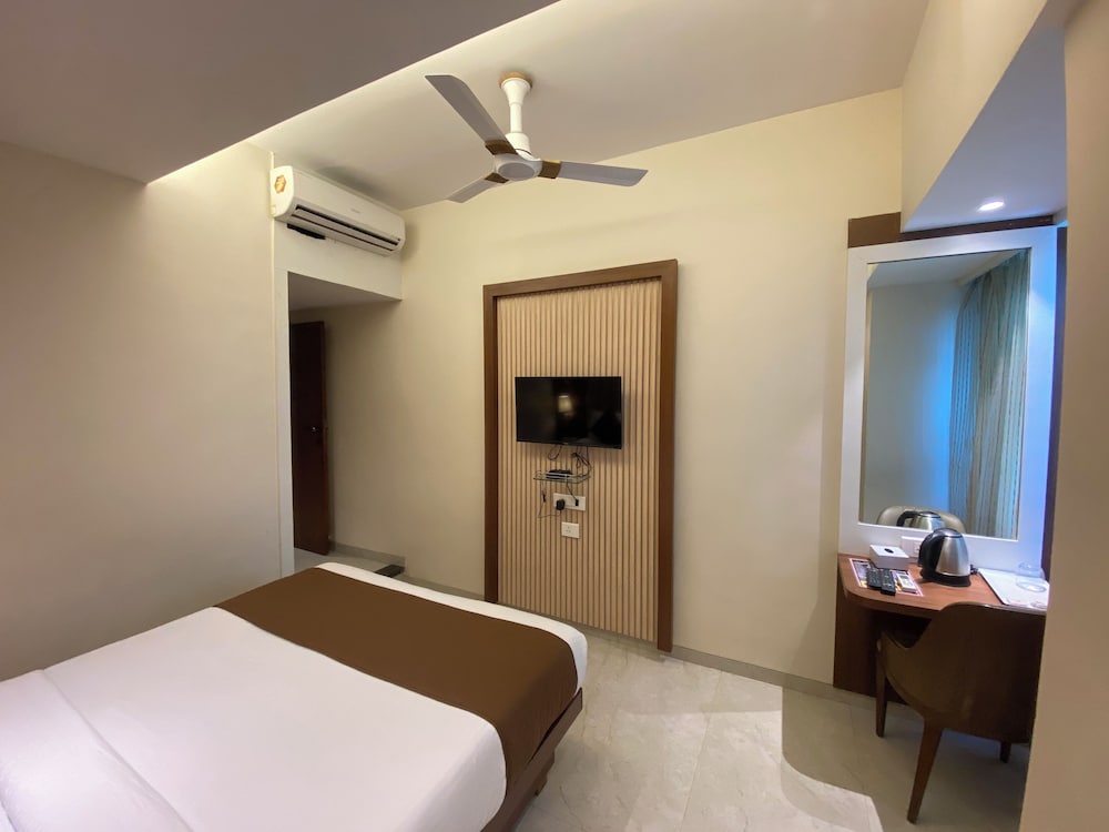 Deluxe Room - Photo 3