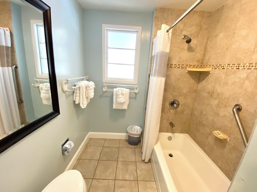 1 Bedroom Cottage Units #22 & #23 (at Tropical Breeze) photo 2