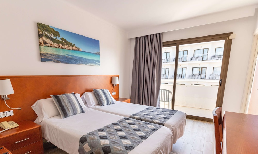 Basic Double Room, 2 Twin Beds