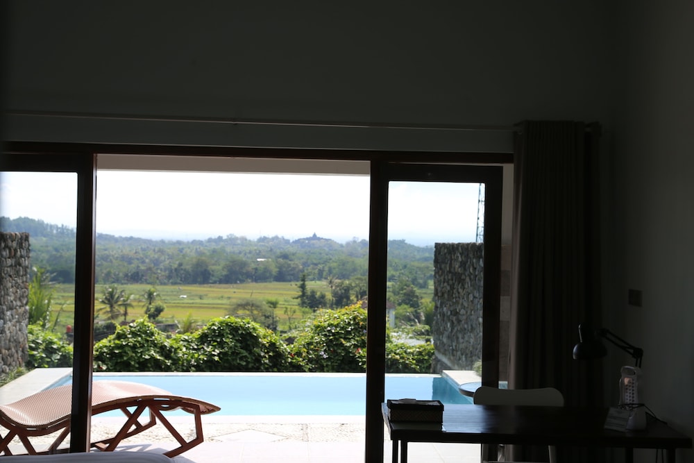 Deluxe Room, 1 King Bed, Private Pool, Mountain View photo 3